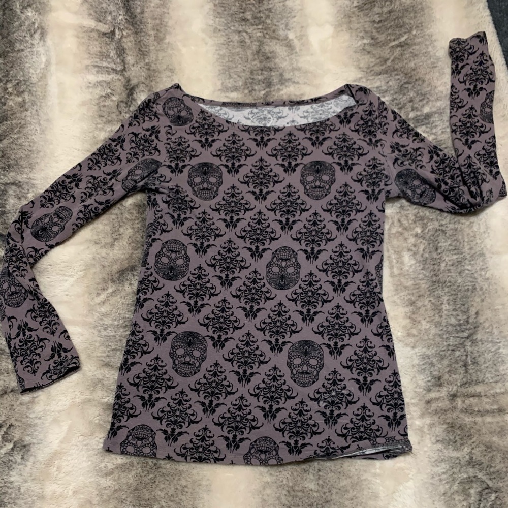 Long sleeve sugar skull/day of the dead 💀 tee